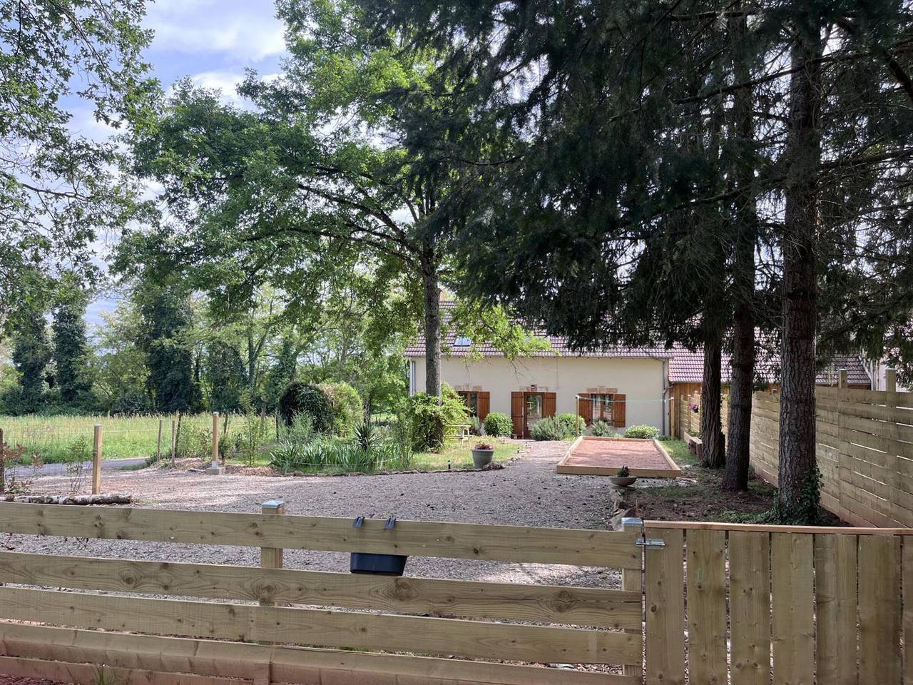 Maison spacieuse, animaux Ok - 8 pers. in Saint-Désiré, Région de Montluçon
