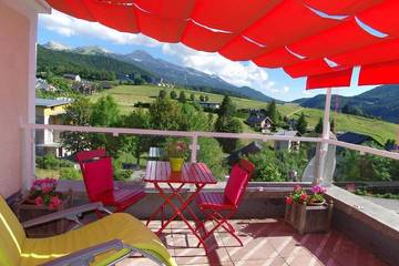 Gîte pour 4 personnes, avec terrasse et jardin dans Cinema Le Rex Villard De Lans