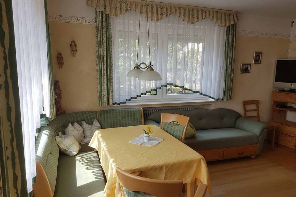 Ganze Wohnung, Drei Schlafzimmer für Fünf Personen: Zentral - aber gemütlich und in ruhiger Lage in Lutzingen, Bayerisch Schwaben