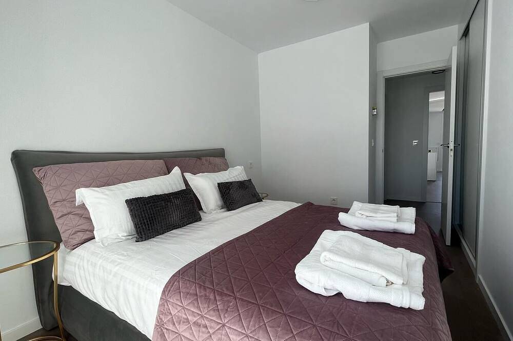 Luxury 2-bedroom villa. swimming-pool and private garden. Wifi. Soria. Adults. in Soria, Soria Province
