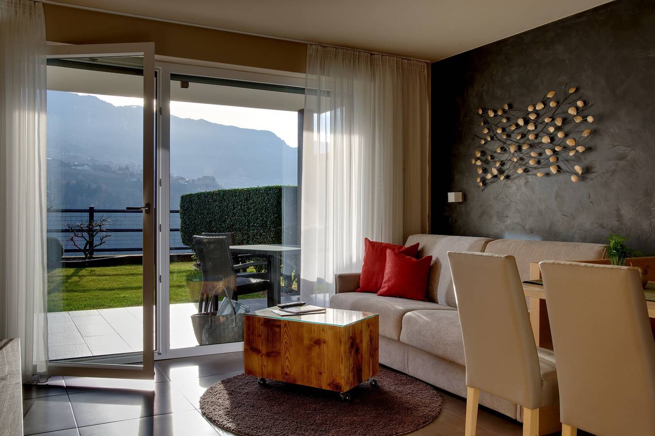 Entire apartment, Apartment "Wohnung1" with Mountain View, Shared Pool & Wi-Fi in Riffian, Passeiertal