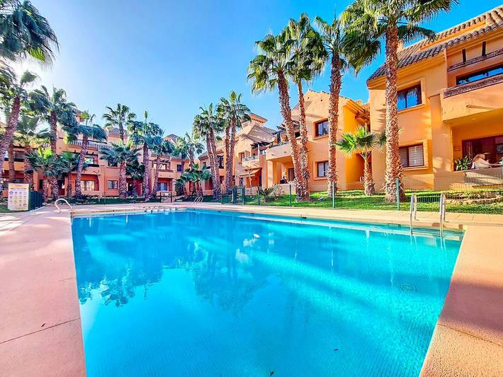 Apartamento para 4 personas, con terraza y jardín en Los Alcázares