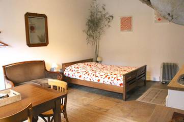 Gîte pour 2 personnes, avec terrasse et jardin à Gray