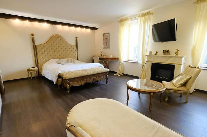 Gîte pour 10 personnes, avec jardin à Dragey-Ronthon - 3