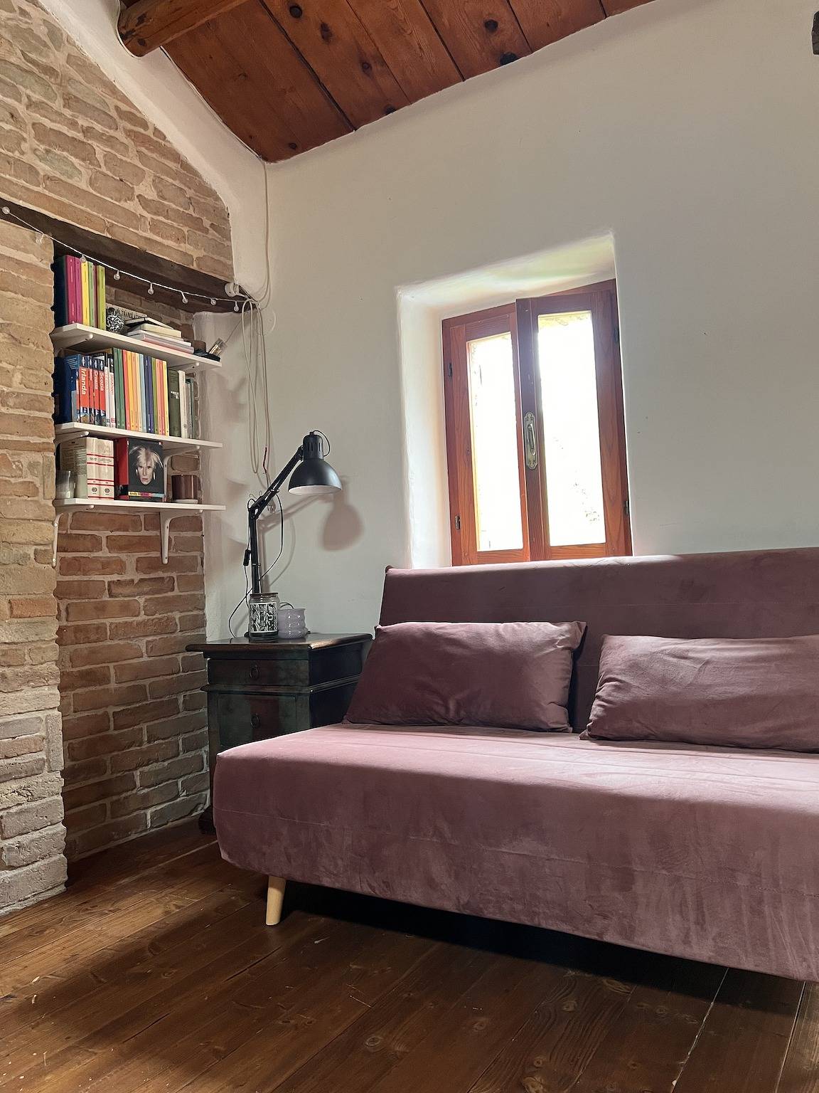 The Bookhouse home B&B – Nachhaltiges Refugium im Grünen nahe Jesi in Poggio San Marcello, Ancona Provinz
