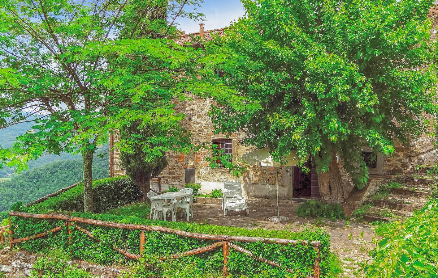 Ruhiger Rückzugsort am Fluss mit Pool, Parkplatz und WiFi in Dicomano, Florenz Provinz