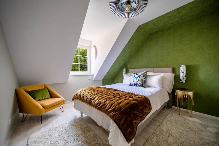 Location de vacances pour 10 personnes, avec vue ainsi que sauna et jardin à Montceau-et-Écharnant - 2