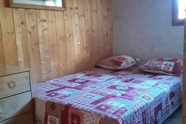 Gîte pour 4 personnes, avec jardin dans Les Bossons - 4