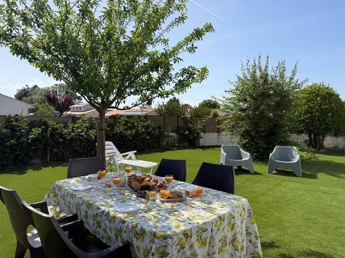 Location de vacances pour 6 personnes, avec jardin à Nieul-sur-Mer
