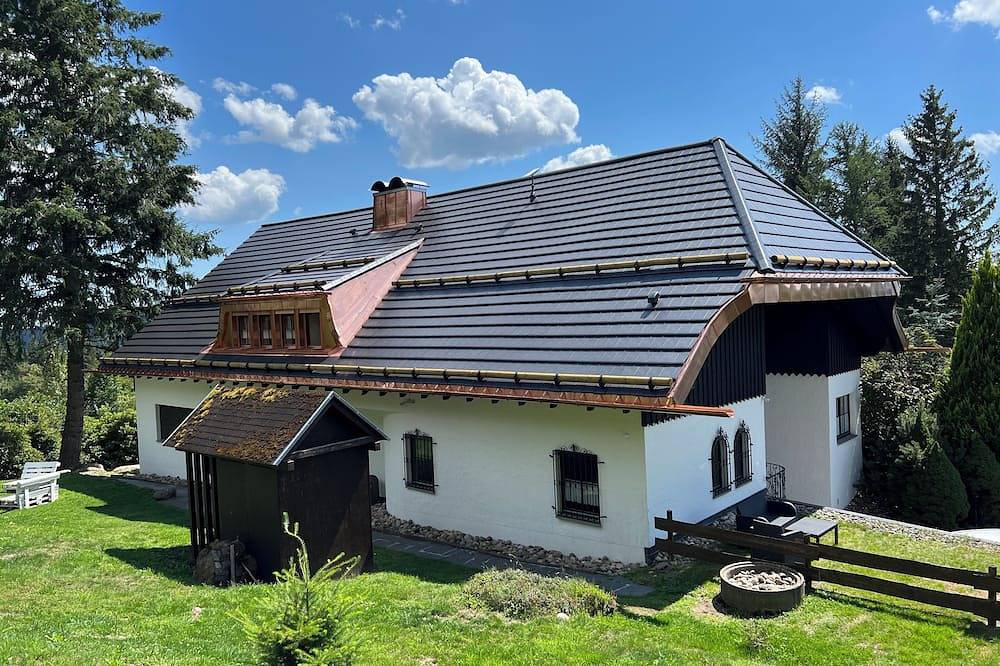 Schwarzwald-Villa mit Indoor-Pool in Mittelfalkau (Feldberg), Feldberg