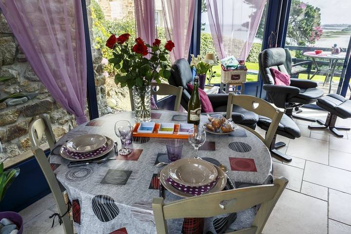 Gîte pour 2 personnes, avec jardin et terrasse à Trévou-Tréguignec - 3