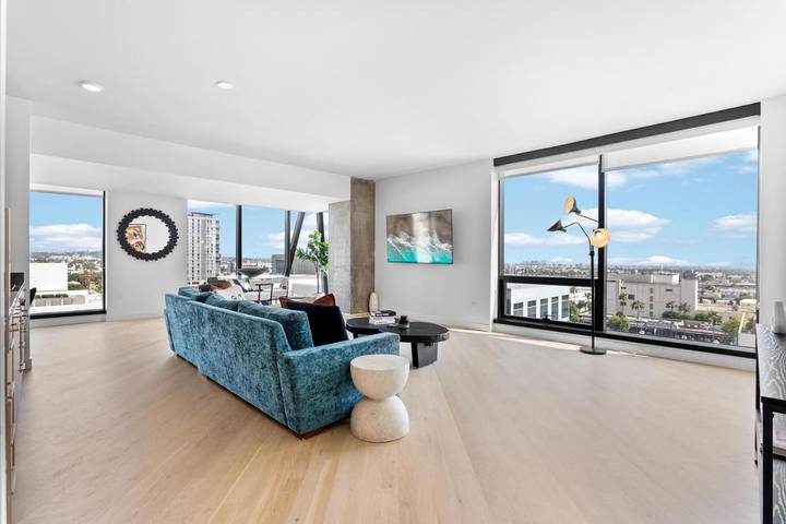 Apartament wakacyjny dla 7 osób, z widok i ogród oraz basen, zwierzęta dozwolone w Hollywood