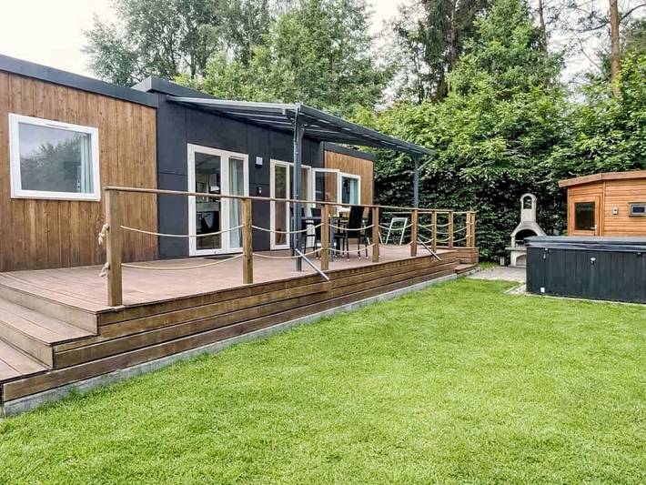 Ferienhaus für 6 Personen, mit Whirlpool und Terrasse sowie Garten und Sauna in Wackersdorf