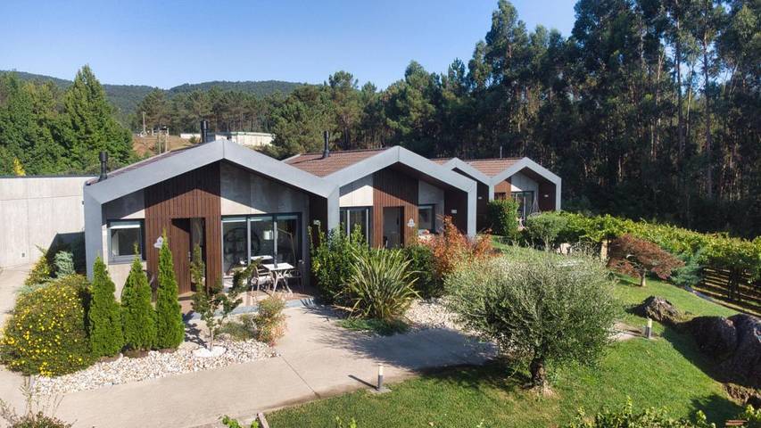 Apartamento para 5 personas, con Jacuzzi y Terraza además de Jardín y Vistas en Tomiño