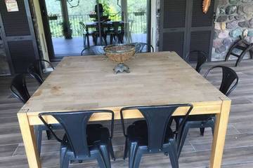Gîte pour 6 personnes, avec jacuzzi et piscine à Manso (homonymie)