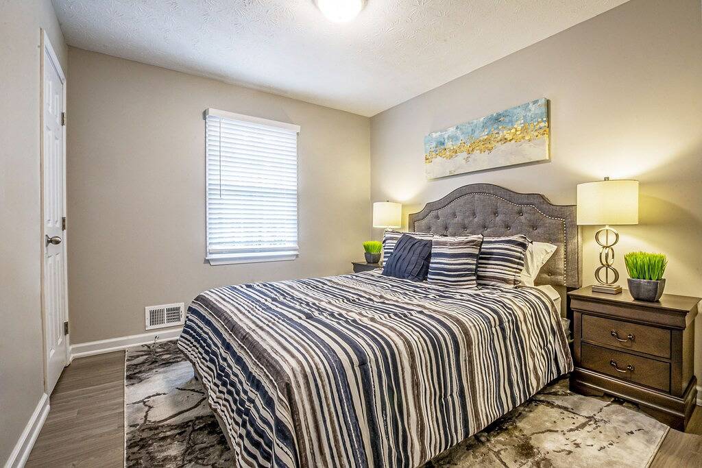 Neue Liste Atemberaubend komplett renoviertes ganzes Haus! in Gwinnett County