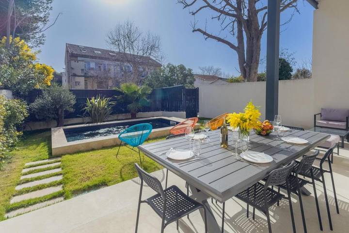 Location de vacances pour 6 personnes, avec jardin ainsi que terrasse et piscine à Septèmes-les-Vallons - 3