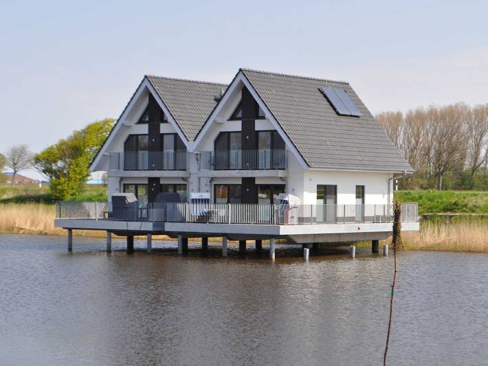 Ferienhaus für 7 Personen, mit Balkon und Terrasse sowie Seeblick in Landkreis Wittmund - 2