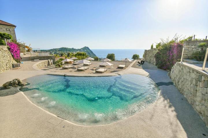Ferienhaus für 4 Personen, mit Whirlpool und Terrasse sowie Garten und Pool in Panza