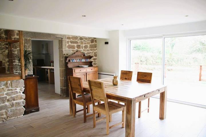 Location de vacances pour 12 personnes, avec terrasse, animaux acceptés à Saint-Nicolas-du-Pélem - 2