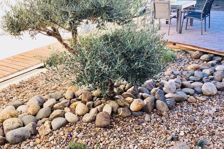 Location de vacances pour 6 personnes, avec jardin et terrasse à Angliers