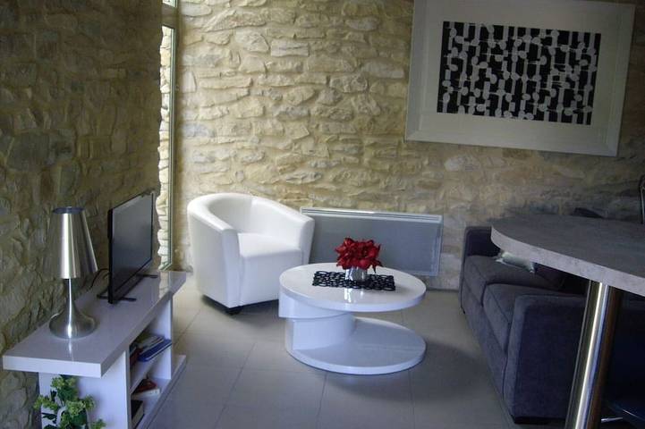 Gîte pour 4 personnes, avec piscine ainsi que terrasse et jardin à Tavel - 4