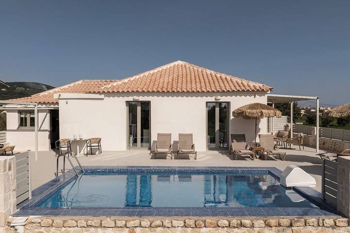 Villa for 8 people in Kalamaki