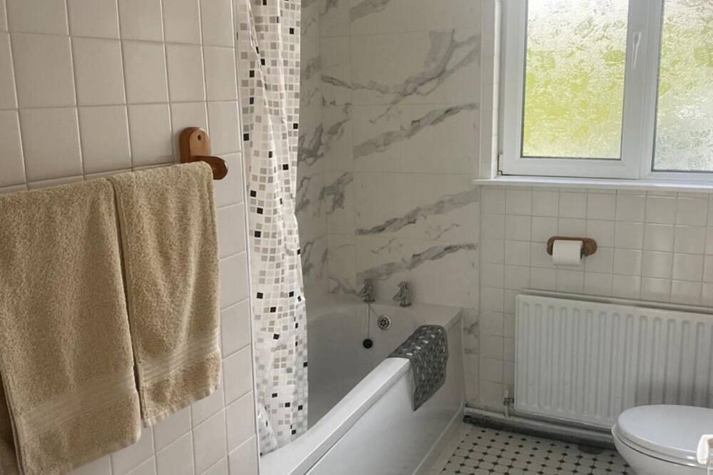 Charming 3-bedroom house in soothing Mountcharles for your getaway.Close to all! in Tantallon ED, Donegal