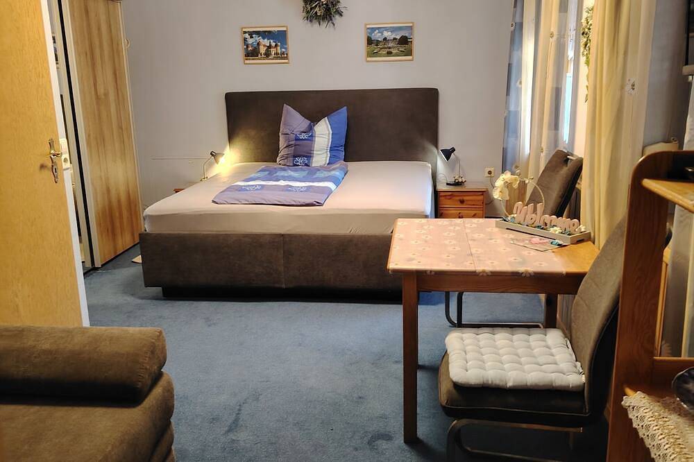 Ferienhaus/Pension in ruhiger Lage auf dem Lande. Viel Platz für Familien in Niederau (Sachsen), Meißen Region