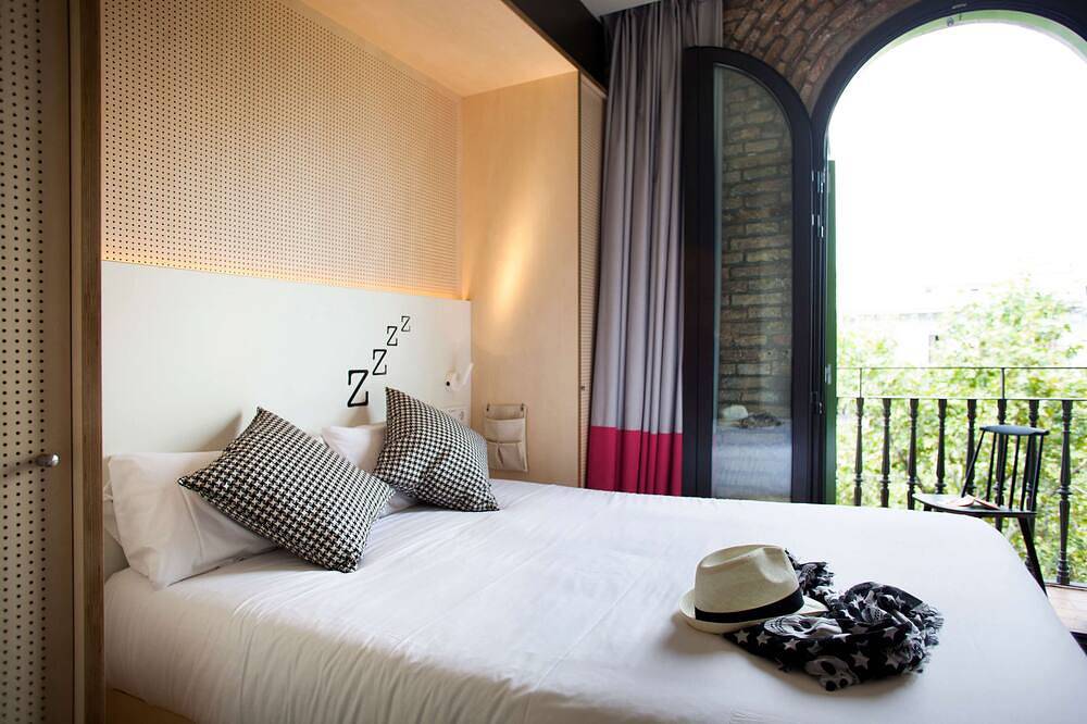 Barcelona center! Perfect for big groups, central location! - Several Bedrooms in Barcelona Centre, Barcelone