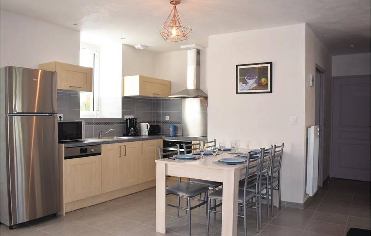 105qm Wohnung mit Parkplatz, TV, Garten & Internet in Saint-Alban, Côte de Goëlo