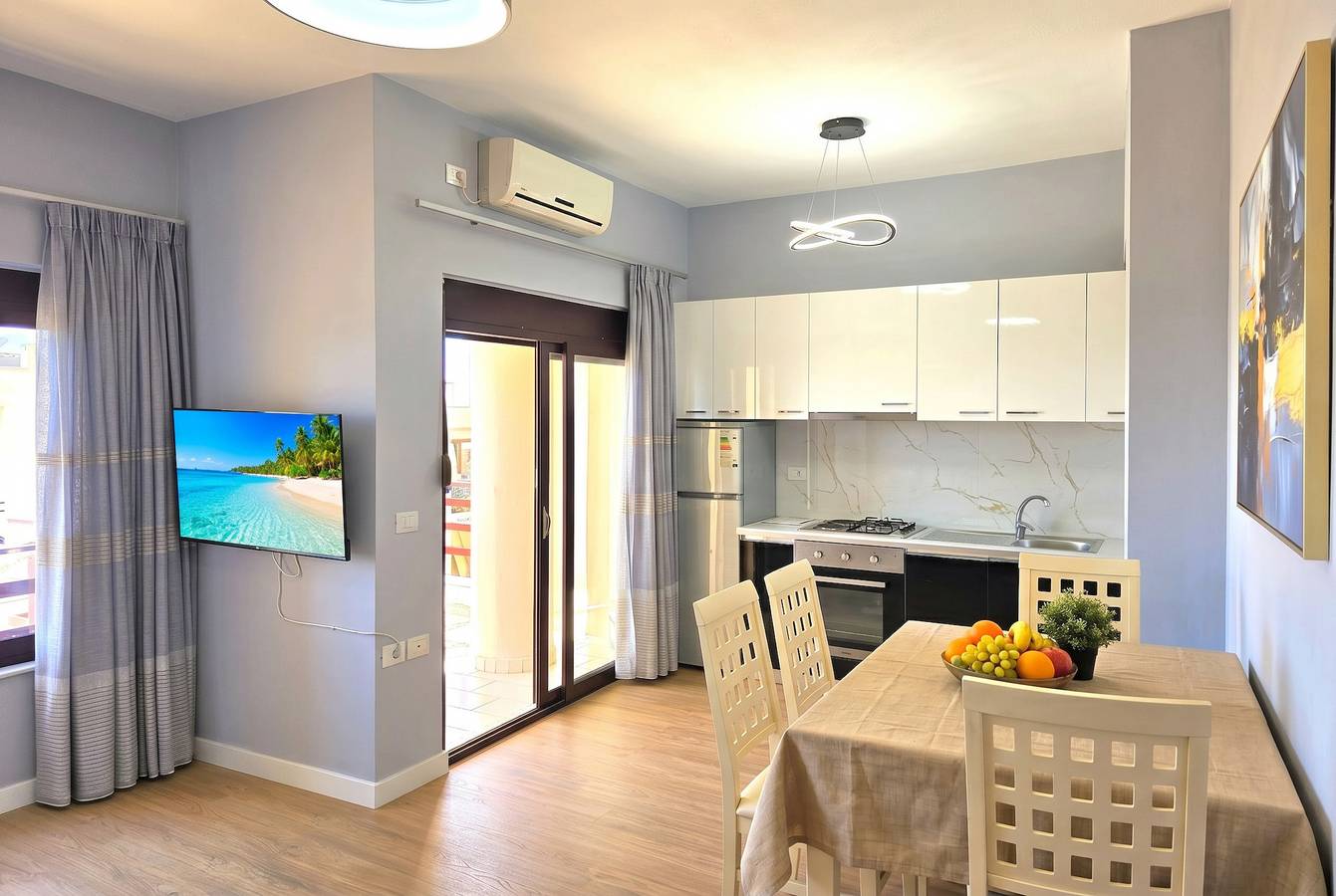 Appartamento intero, Appartamento vacanze per 3 persone con balcone in Saranda, Valona