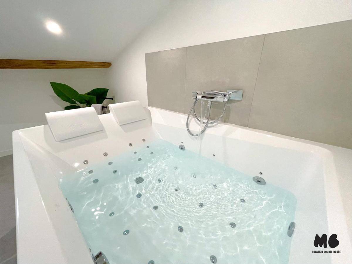 Appartement entier, Two-Bedroom Apartment in Aulnoy-lez-Valenciennes, Région de Valenciennes