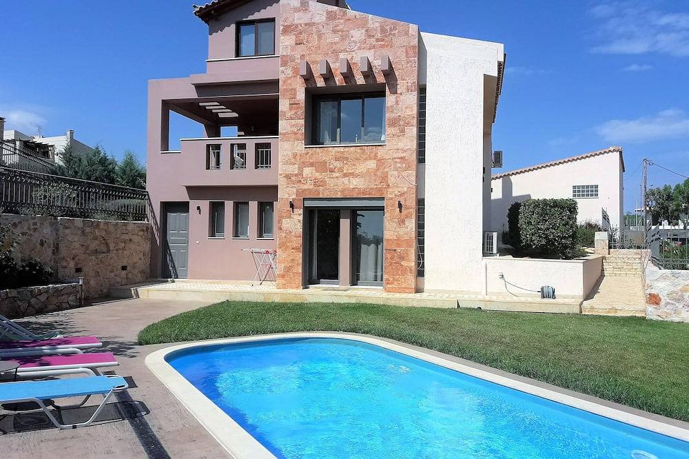Neue Ferienvilla, griechischer Garten, Swimmingpool, Grill, tolle Aussicht, 2 km vom Meer entfernt in Agia Marina (Koropi), Regionalbezirk Ostattika