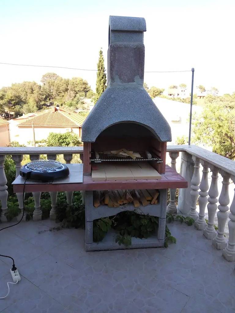 Ganze Wohnung, 2-Zimmer-Ferienwohnung mit Terrasse und Meerblick Sali (Dugi otok) A-8181-a in Sali, Dugi Otok