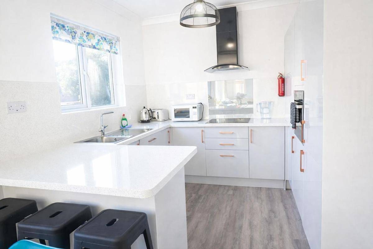 Entire apartment, Apartment with Balcony in Sandbanks, Poole