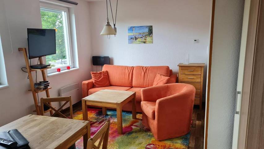 Ferienwohnung für 3 Personen, mit Balkon und Terrasse sowie Garten und Seeblick