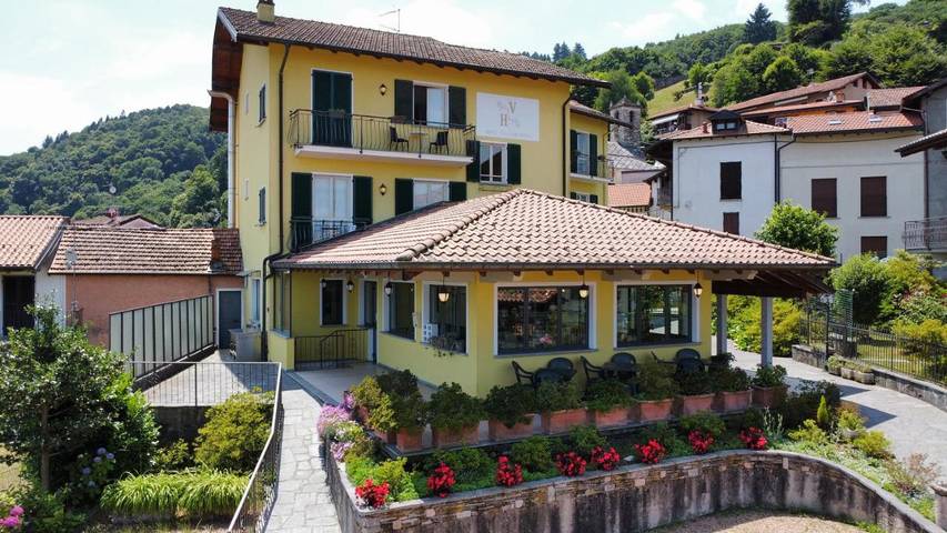 B&b per 3 persone, con Balcone e Terrazza nonché Giardino e Panorama a Comune di Stresa