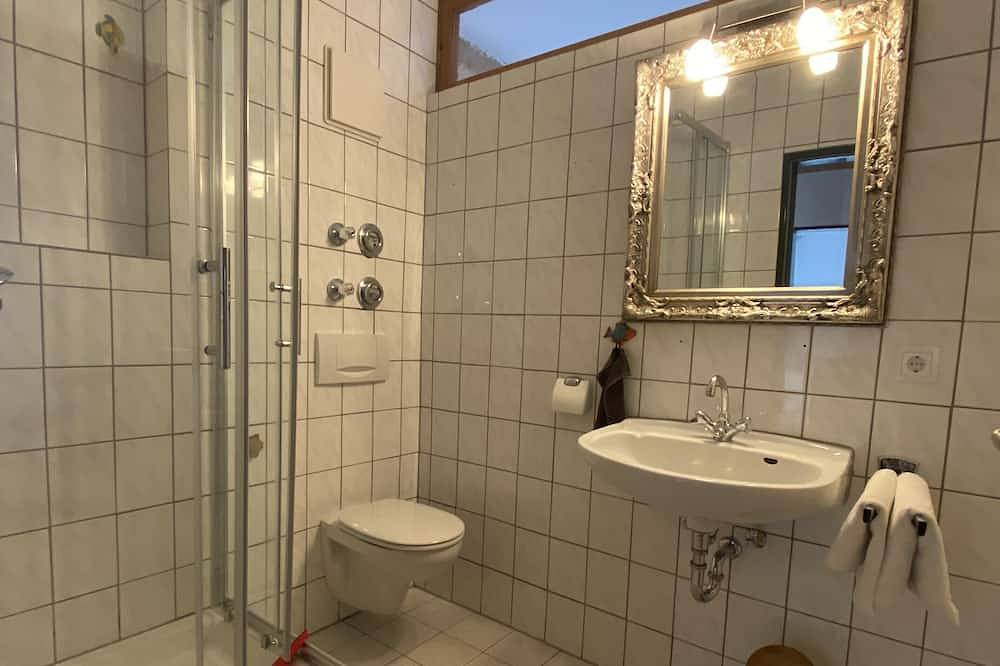 Ganze Wohnung, Ferienwohnung Alpenpanorama wahlweise mit 1 oder 2 Schlafzimmer, Balkon, 60 qm in Samerberg, Bayerische Alpen