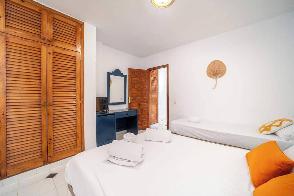 Entire apartment, Es Grop in S'Arenal Petit, Sant Joan de Labritja