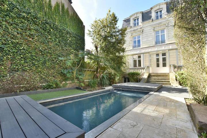 Location de vacances pour 15 personnes, avec jardin et piscine ainsi que bassin pour enfant et jacuzzi à Cholet - 2