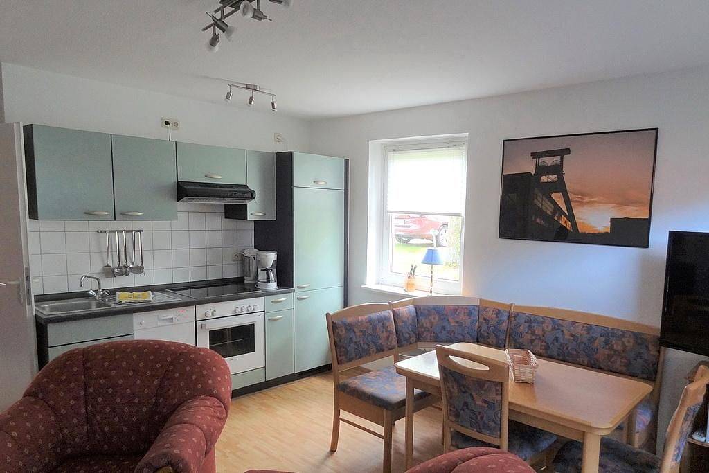 Familienfreundliches, strandnahes Ferienhaus mit Terrasse, Kamin und Spielplatz in Boltenhagen, Nordwestmecklenburg (Wismar und Umgebung)