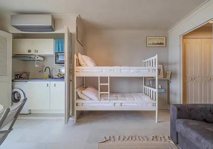 Gîte pour 4 personnes, avec vue ainsi que terrasse et piscine dans Plage de la Salis - 4