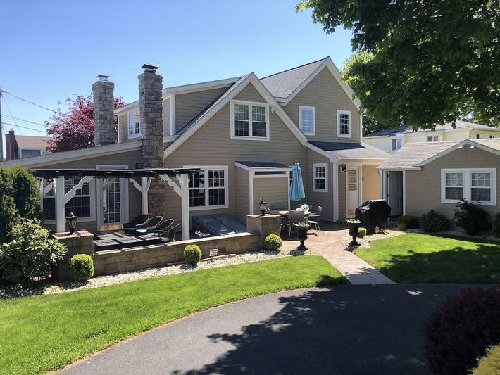 Vacation house for 10 people, with terrace and yard in New England