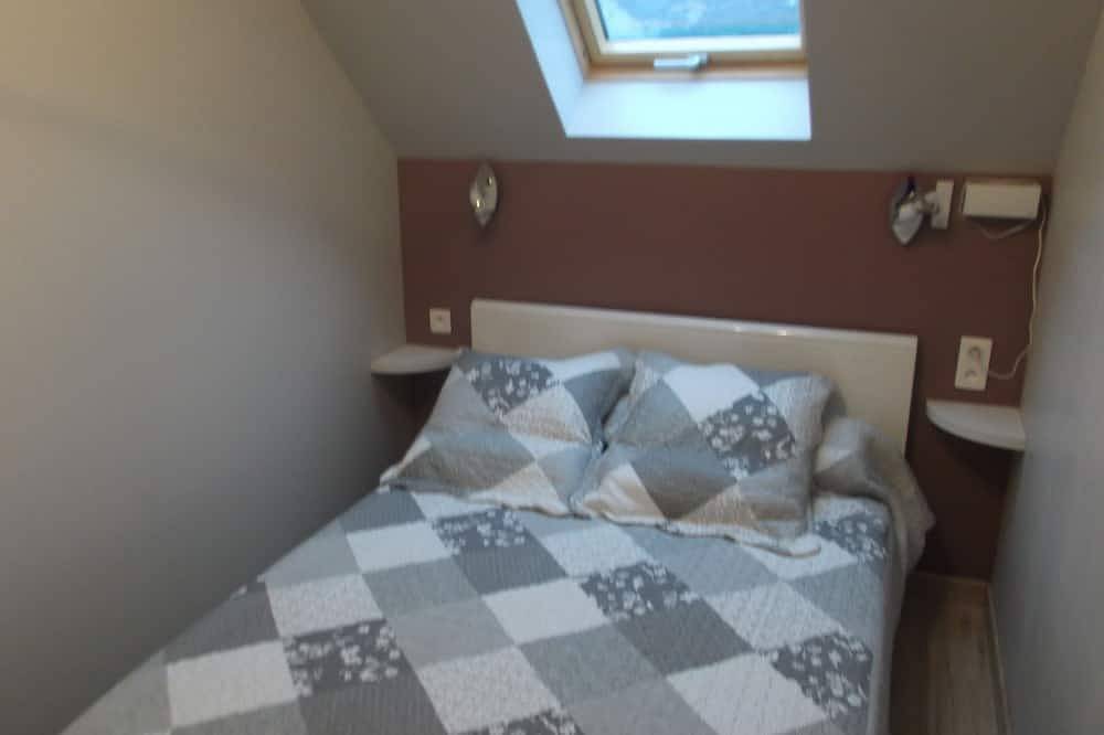 Gite apartment 2 people located between cauterets luz gavarnie ideal spa treatment in Soulom, Pyrenees National Park