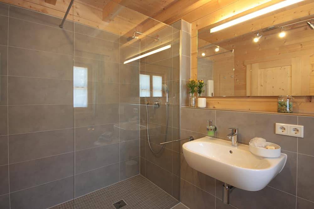 Ferienhaus, für 1-4 Personen, 60 qm, 1 sep. Schlafzimmer, Terrasse in Schleching, Bayerische Alpen