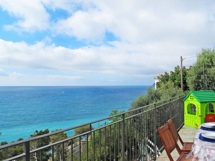 Ferienhaus für 6 Personen, mit Terrasse und Garten in Imperia Provinz - 4