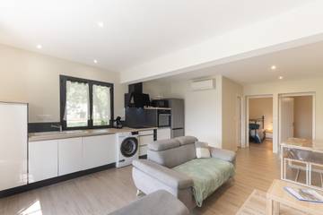 Gîte pour 4 Personnes dans Vesseaux, Parc naturel régional des Monts d'Ardèche, Photo 4