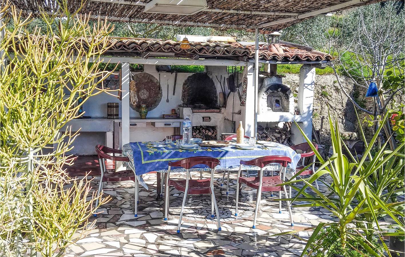 Cozy Apartment with Pool & Parking - 2km Beach in Savoca, Messina Province