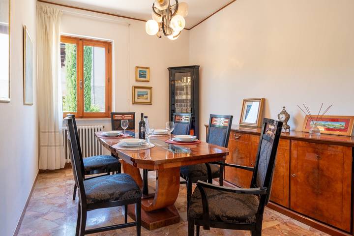 Casa Corniolo: casa vacanze con vista montagna, terrazza privata e balcone in Bugiana, Monte San Savino